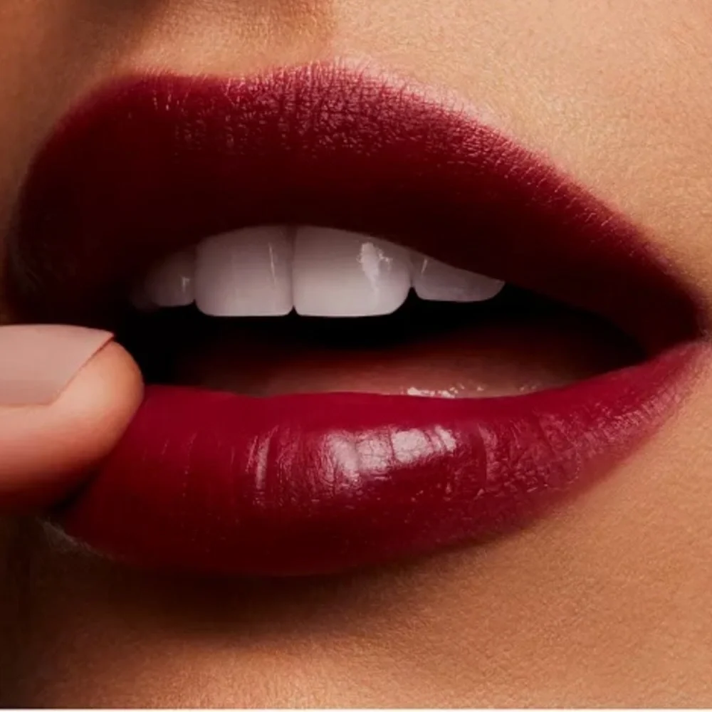 MAC Love Me Lipstick La Femme